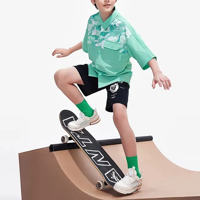 安踏 童装 少年顽家 时尚翻领短袖衬衫 男童 仙人掌绿