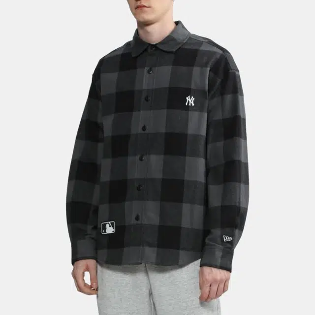 New Era x MLB Plaid Logo Shirt Black