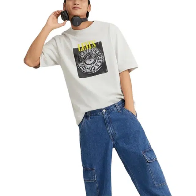 levis logoT