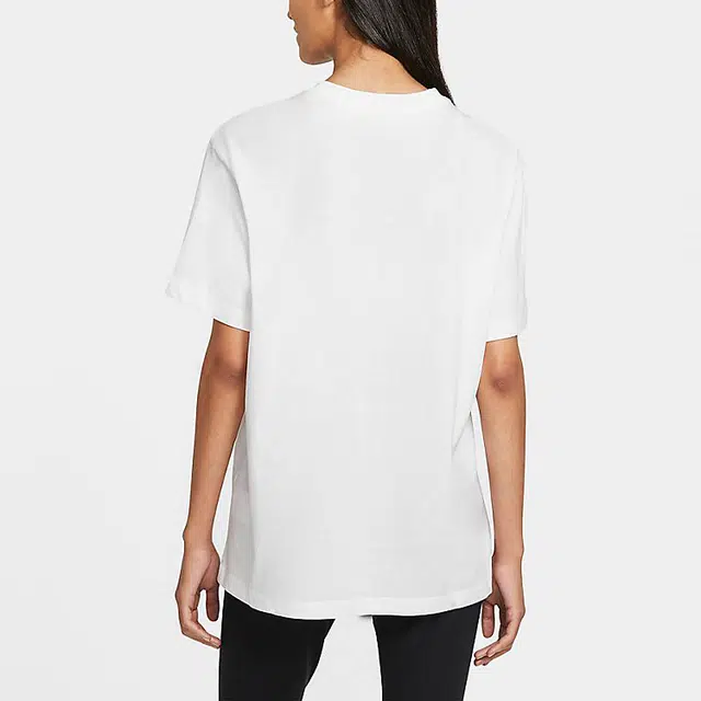 Nike Sportswear Essential T