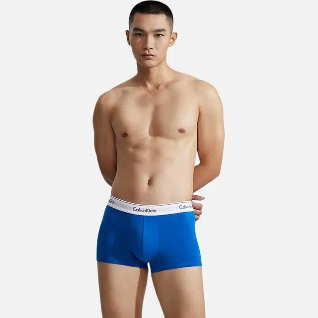 CKCalvin Klein 5