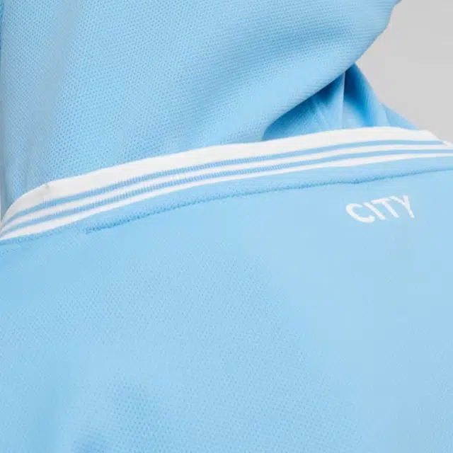 PUMA Manchester City Oversized Winter Football Jersey