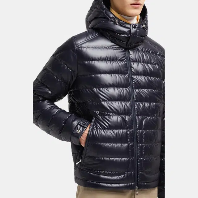 Moncler SS23 Lauros Logo