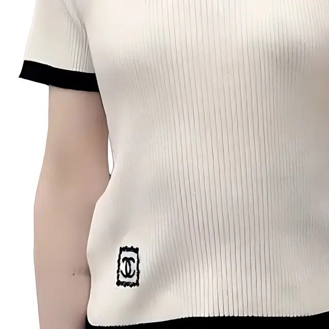 CHANEL 25S Logo T