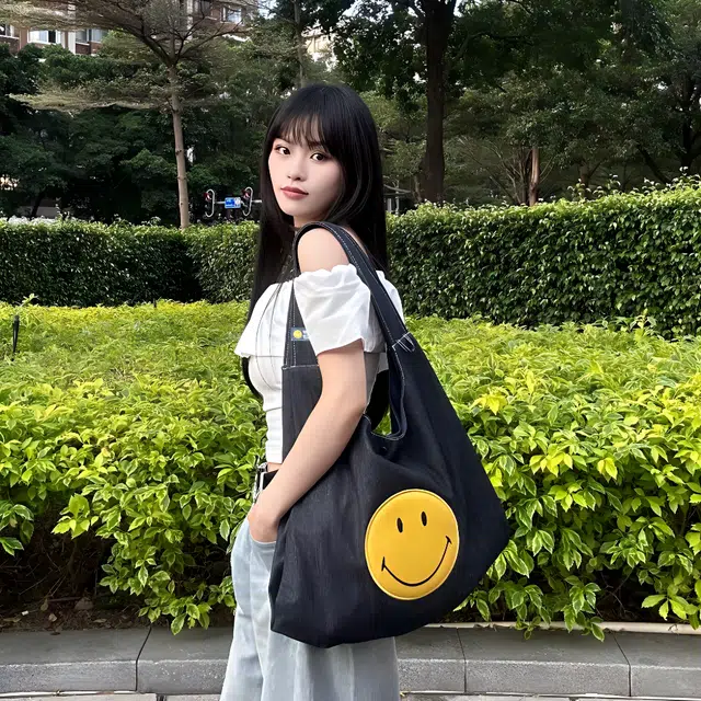 Lee x SMILEY