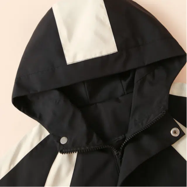 十月妈咪 拼接撞色休闲百搭长袖连帽上衣简约夹克外套 春秋 儿童款 黑色