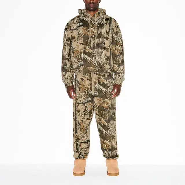 SKIMS FW25 HEAVYWEIGHT FLEECE MENS REALTREE RELAXED HOODIE