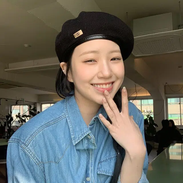 【通勤出街百搭必备】 攸委 韩系大头围显脸小皮边金属标贝雷帽女秋冬季保暖舒适 锦纶 学生小香风时尚黑色画家帽子蓓蕾帽潮 女款