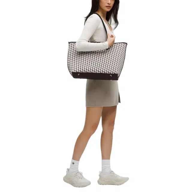 lululemon 18L Tote