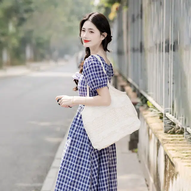茵曼 法式格纹百搭时尚短袖连衣裙 女款 藏青