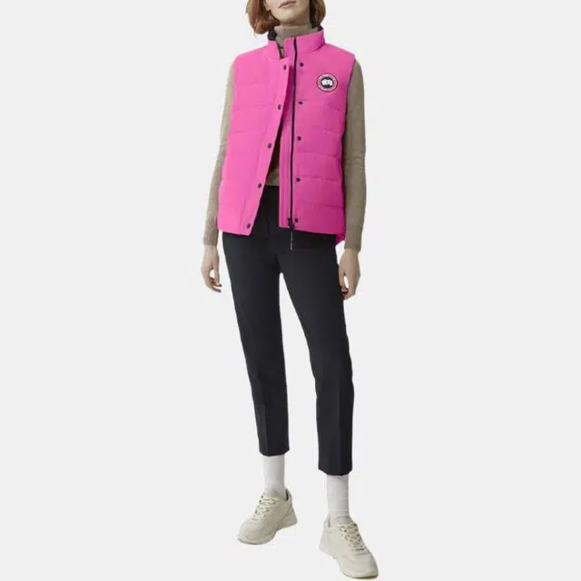 Canada Goose Freestyle Logo