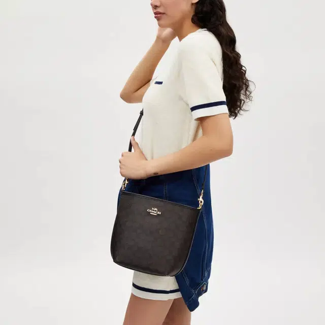 COACH City 17