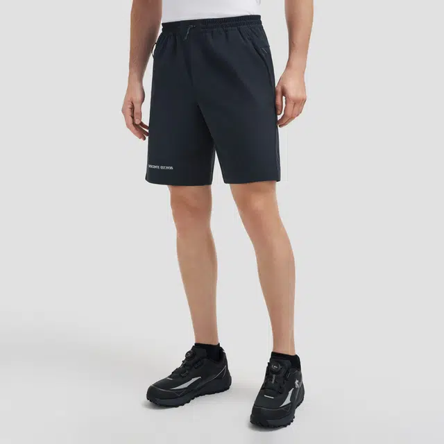 DESCENTE ESSENTIAL logo