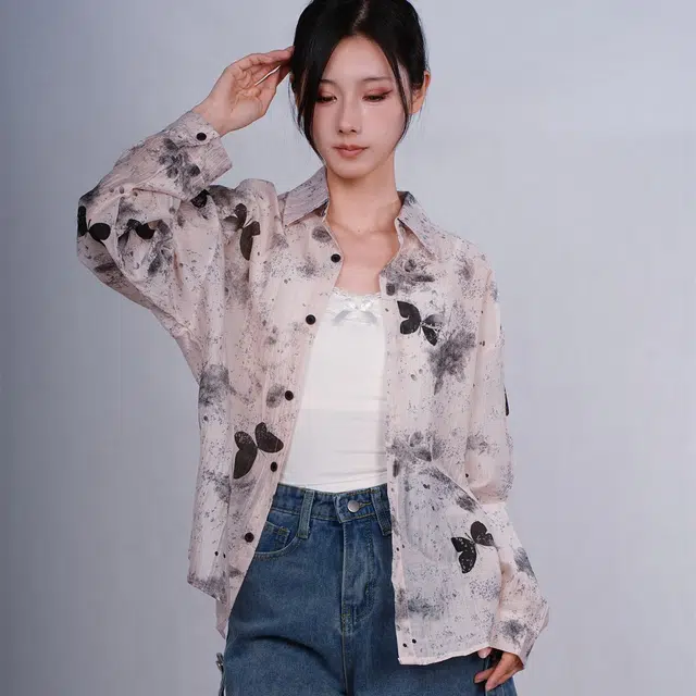 御茶家 水墨风蝴蝶印花慵懒感薄款长袖衬衫 女款 粉色