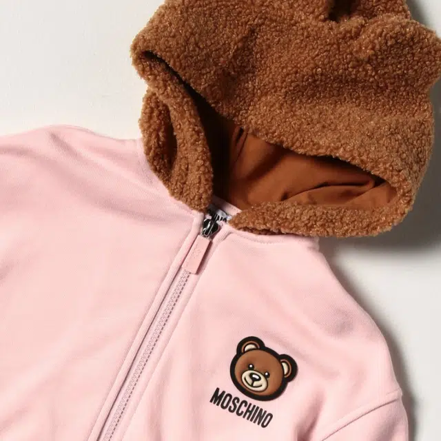 MOSCHINO FW22 Logo