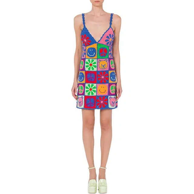 MOSCHINO V