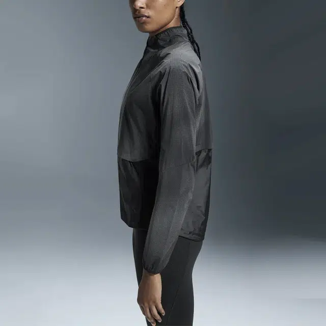 On Weather Jacket Lumos logo