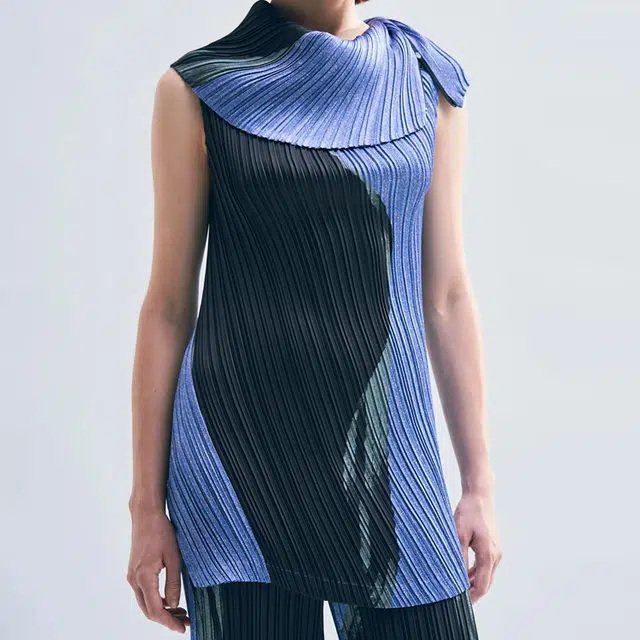 ISSEY MIYAKE SS23 T