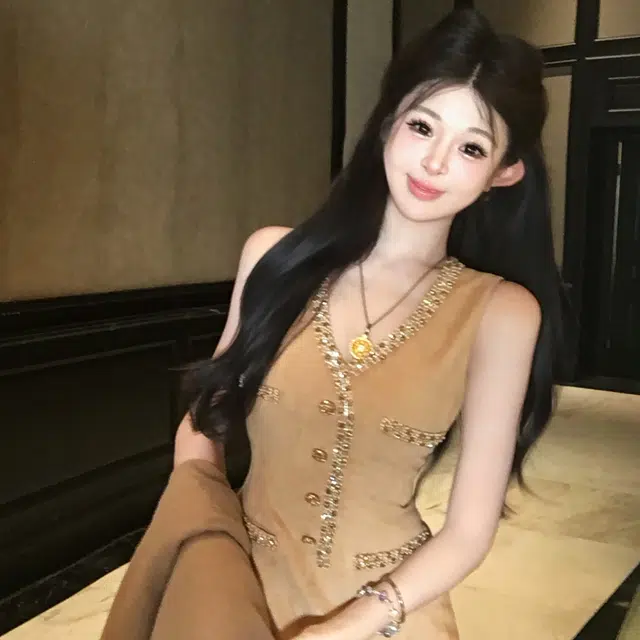 Kiki Clothing Boutique V