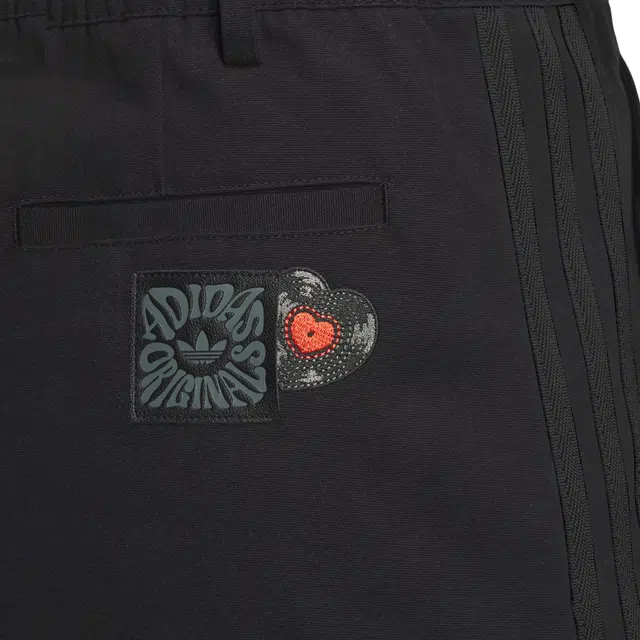 adidas originals SS24 V-Day Skirt