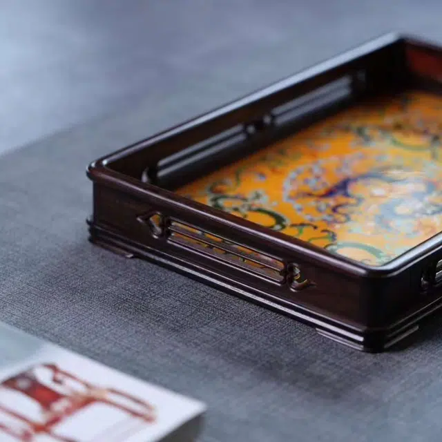 爵倾 景泰蓝九五至尊面镶景泰蓝九五至尊是高贵尊荣的象征又是幸运与成功 大红酸枝 其他木作 男女同款情侣款