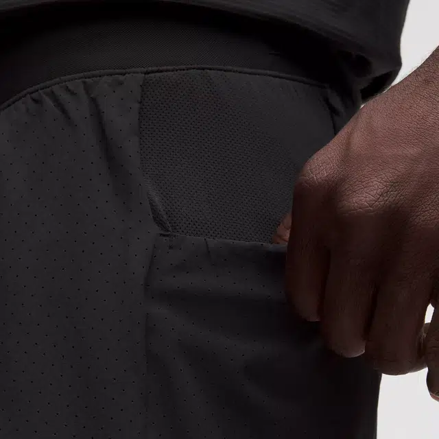 lululemon Fast and Free Lined Running Short5" Black)