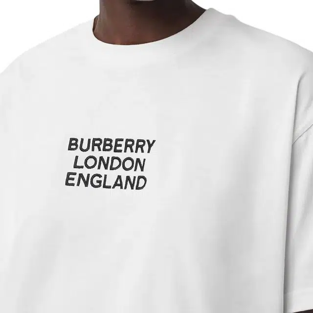 Burberry Embroidered Logo T-shirt T
