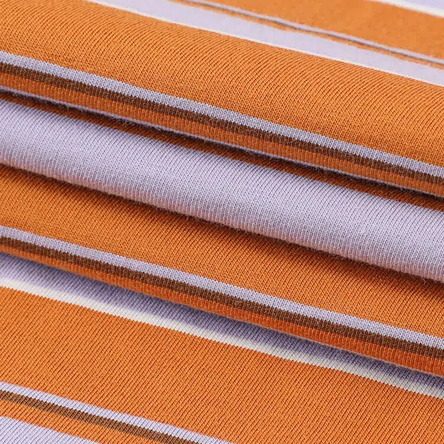 Nike Club SS25 AS M NSW STRIPE SP25 SWOOSHT