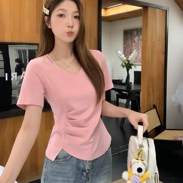 Kiki Clothing Boutique v T