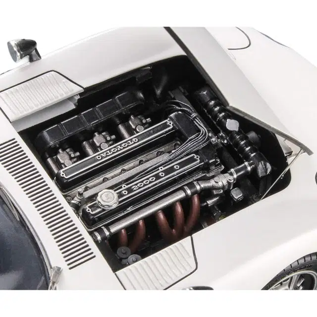 Hasegawa 124 2000GT