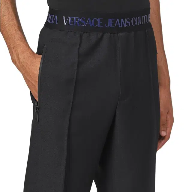 VERSACE JEANS COUTURE FW22 logo