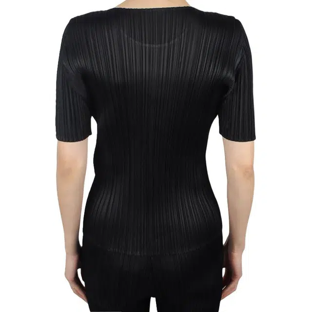 PLEATS PLEASE ISSEY MIYAKE T