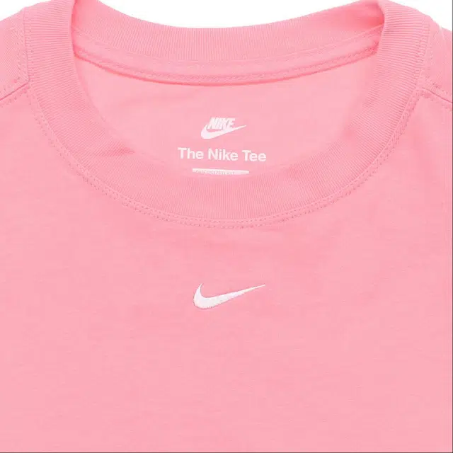 Nike Sportswear Essential LogoT