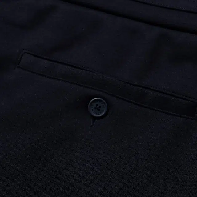ARMANI EXCHANGE SS22