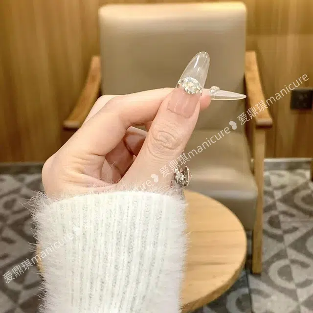 爱鼎琪 融雪之时 手工美甲显白高级冰透猫眼蓝微笑法式轻奢碎钻  椭圆尖型裸色渐变 纯欲
