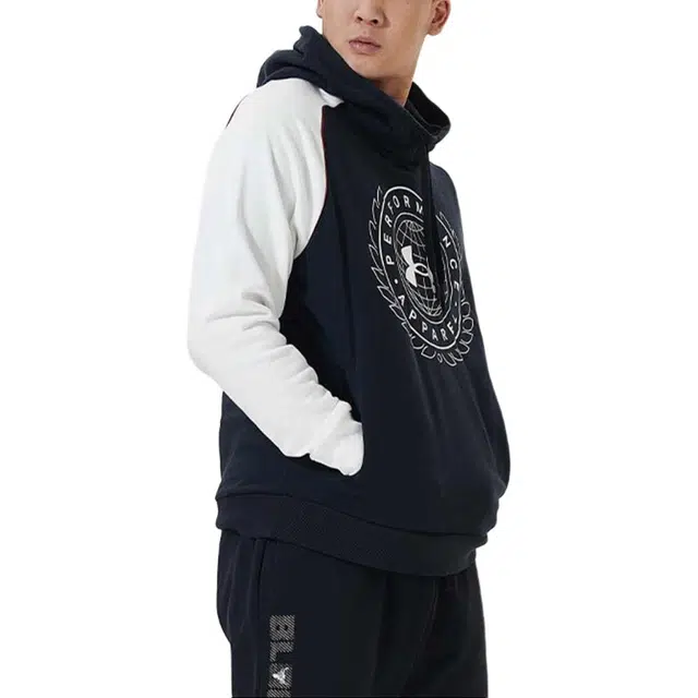 Under Armour Rival