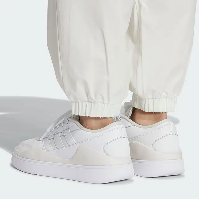 adidas SPORTSWEAR PANTS Logo