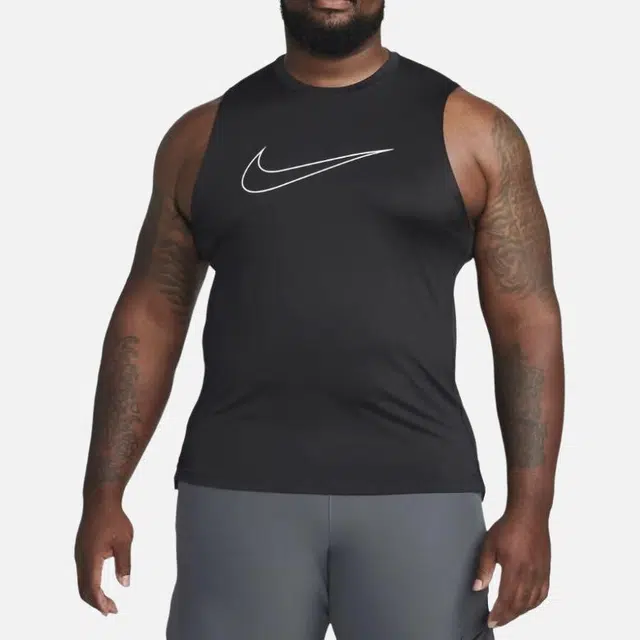 Nike Pro Dri-FIT Logo