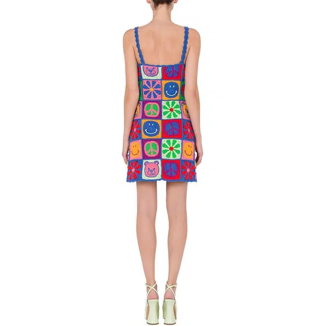 MOSCHINO V