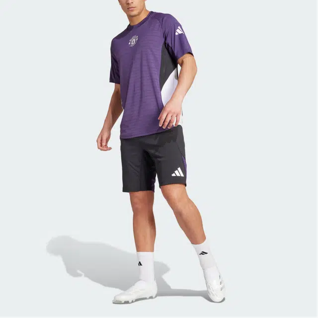 adidas SS25 MANCHESTER UNITED TIRO 25 PRO logo