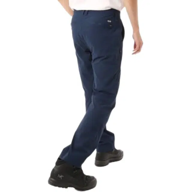 MOUNTAIN HARDWEAR