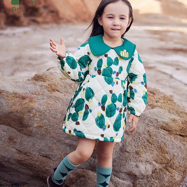 啊咪啦 童装 翻领满印长袖儿童连衣裙 女童 挪威森林绿花版