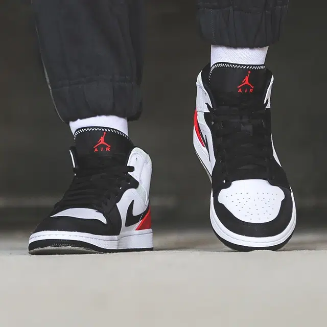 Jordan Air Jordan 1 Mid "Black Toe" GS