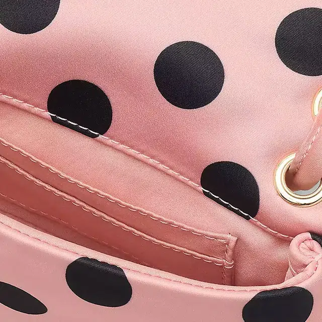MARC JACOBS