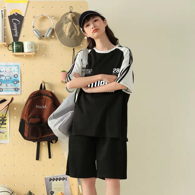 LIVINGTOWN T