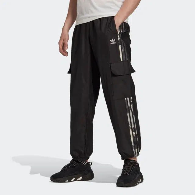 adidas originals Logo