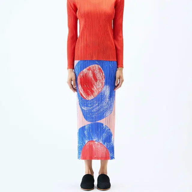 PLEATS PLEASE ISSEY MIYAKE