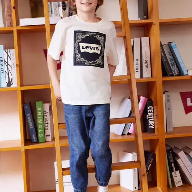 Levi's T
