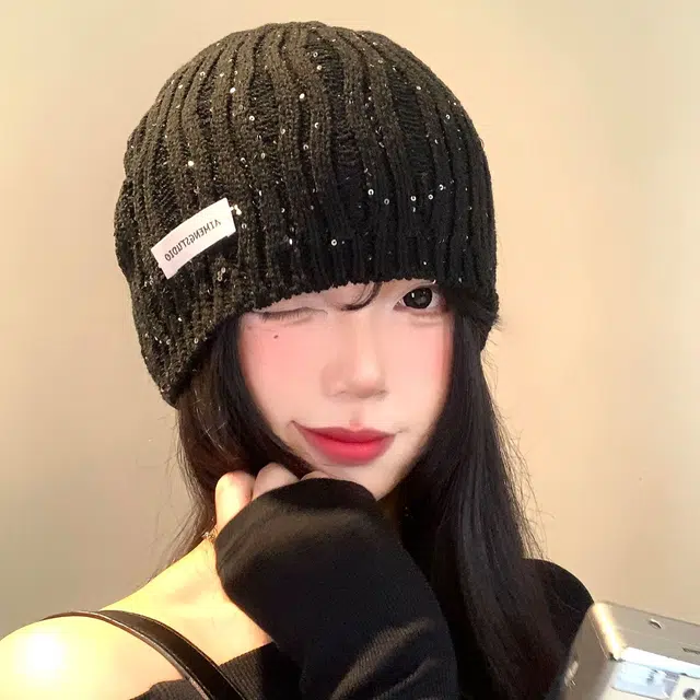 【甜酷辣妹~秋冬必备】 攸委 璀璨高级感亮片宽松显脸小针织帽女冬季保暖加厚 涤纶 街头时尚百搭冷帽包头护耳帽绒线帽 男女同款情侣款