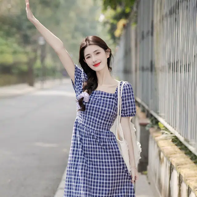 茵曼 法式格纹百搭时尚短袖连衣裙 女款 藏青